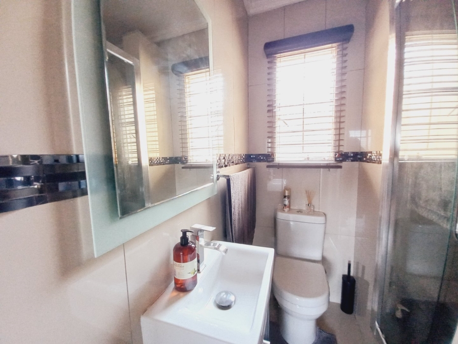 3 Bedroom Property for Sale in Primrose Hill Gauteng