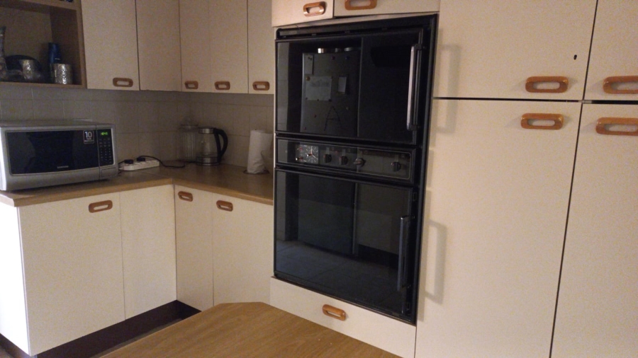 To Let 2 Bedroom Property for Rent in Ridgeway Gauteng