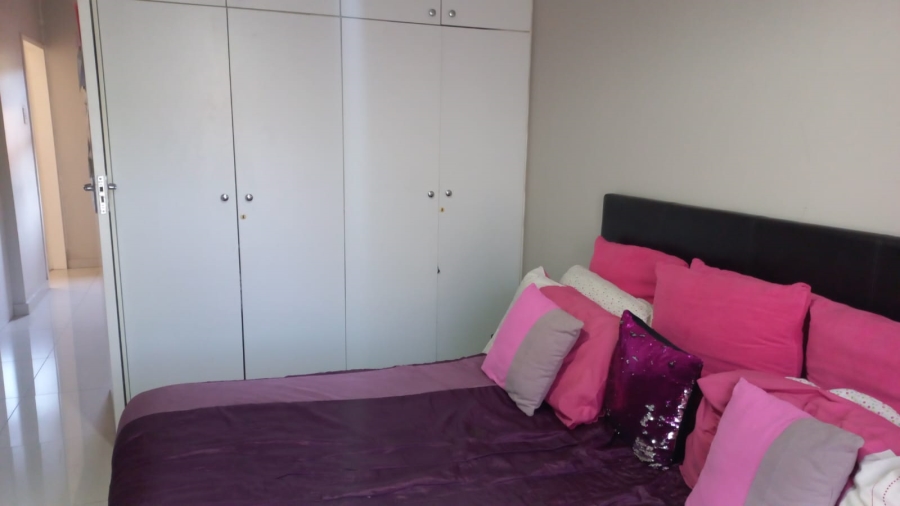 To Let 2 Bedroom Property for Rent in Ridgeway Gauteng