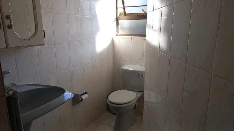 To Let 2 Bedroom Property for Rent in Ridgeway Gauteng