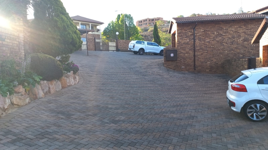 To Let 2 Bedroom Property for Rent in Ridgeway Gauteng