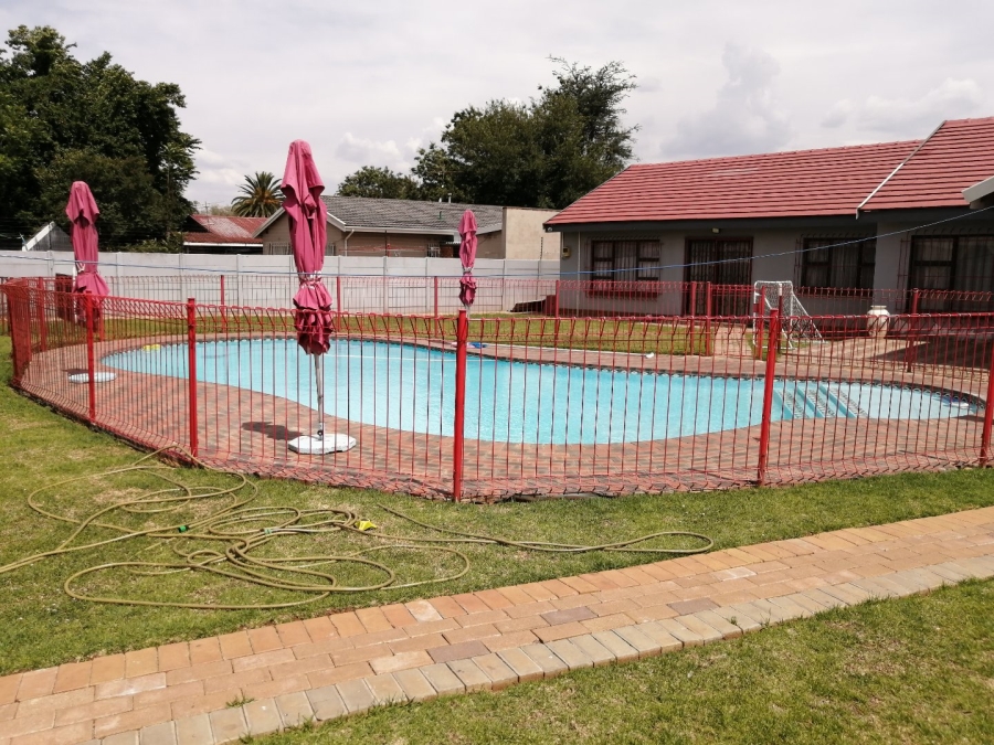 3 Bedroom Property for Sale in Strubenvale Gauteng