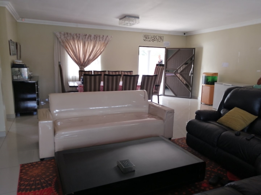 3 Bedroom Property for Sale in Strubenvale Gauteng
