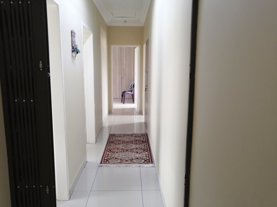 3 Bedroom Property for Sale in Strubenvale Gauteng