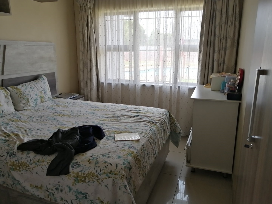 3 Bedroom Property for Sale in Strubenvale Gauteng