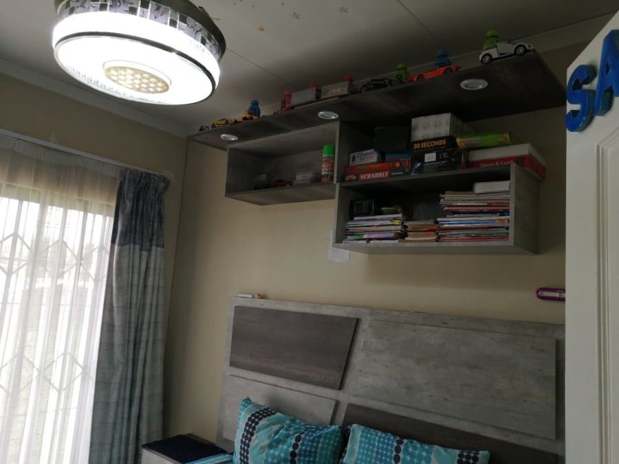 3 Bedroom Property for Sale in Strubenvale Gauteng