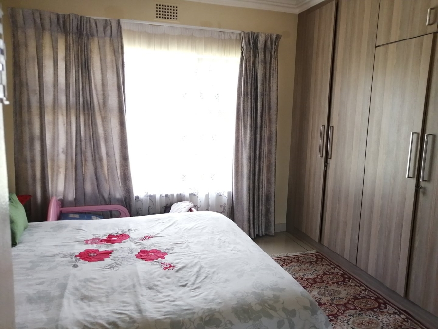 3 Bedroom Property for Sale in Strubenvale Gauteng