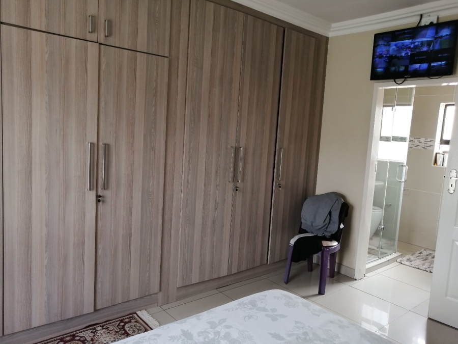 3 Bedroom Property for Sale in Strubenvale Gauteng
