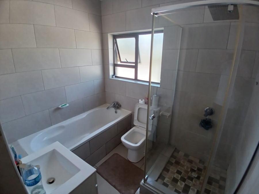 3 Bedroom Property for Sale in The Orchards Gauteng
