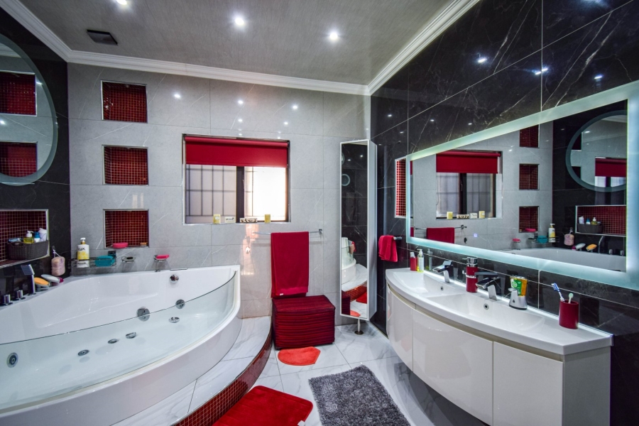 8 Bedroom Property for Sale in Pretoria North Gauteng