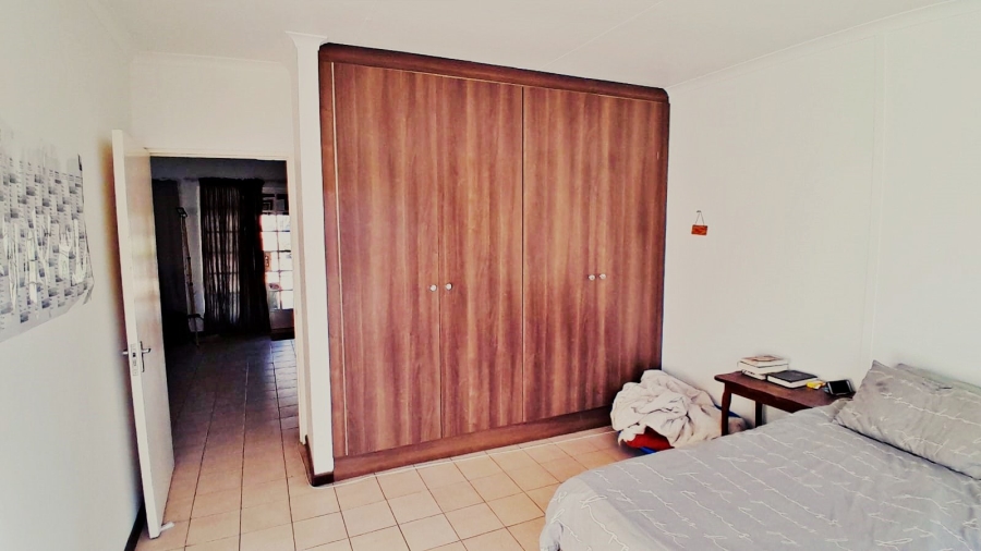 To Let 2 Bedroom Property for Rent in Glen Austin Gauteng
