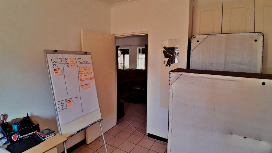 To Let 2 Bedroom Property for Rent in Glen Austin Gauteng