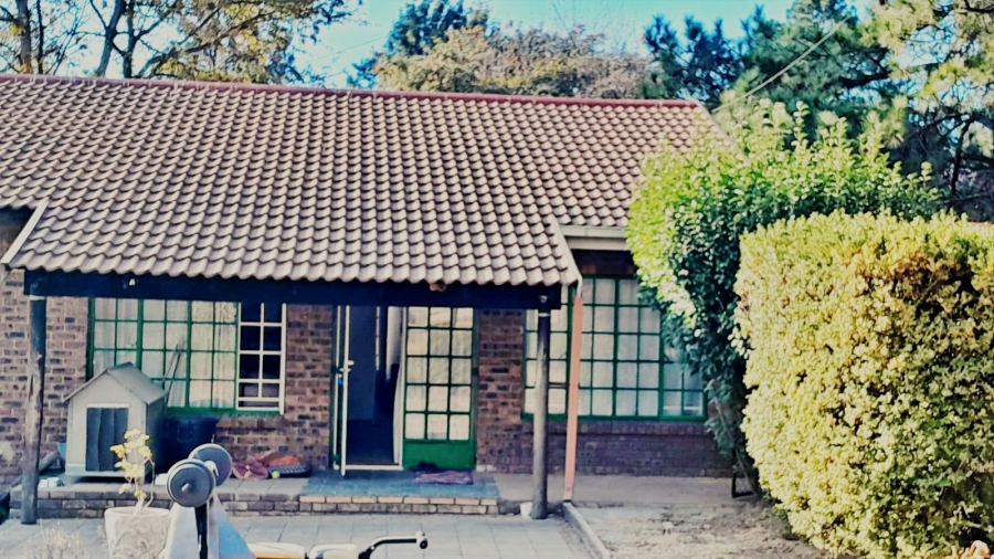 To Let 2 Bedroom Property for Rent in Glen Austin Gauteng