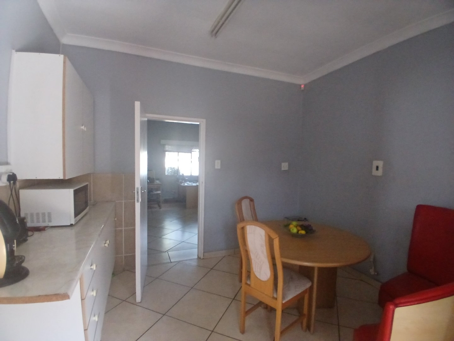 5 Bedroom Property for Sale in Edenvale Central Gauteng