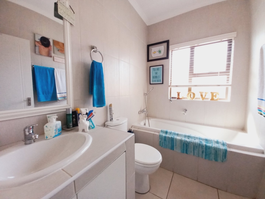 3 Bedroom Property for Sale in Edenvale Central Gauteng