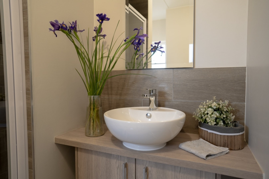 2 Bedroom Property for Sale in Blue Hills Gauteng