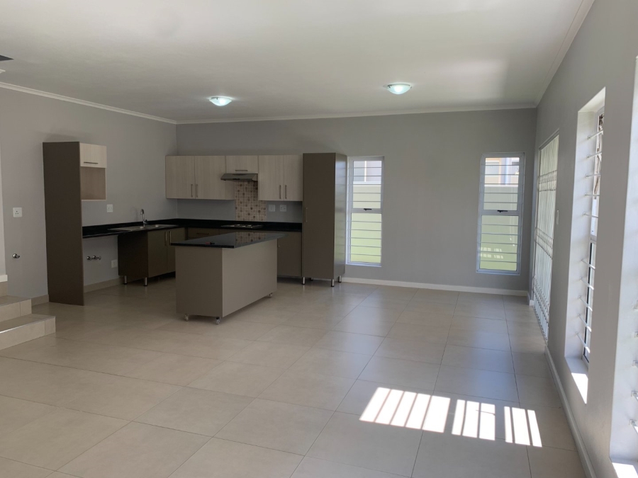 3 Bedroom Property for Sale in Blue Hills Gauteng