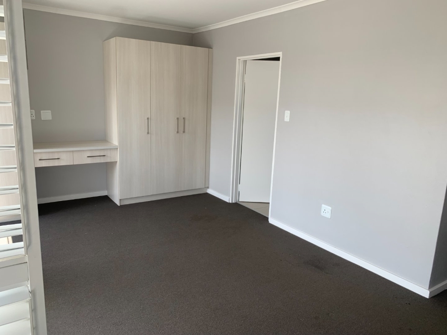 3 Bedroom Property for Sale in Blue Hills Gauteng