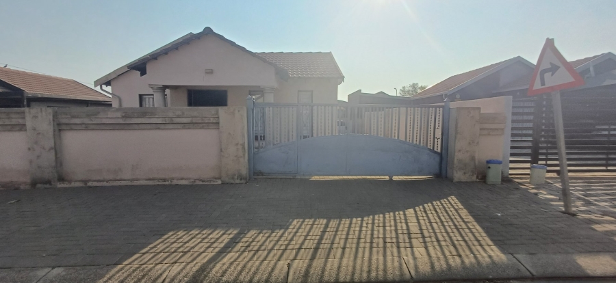 2 Bedroom Property for Sale in Soshanguve East Ext 6 Gauteng
