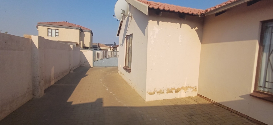 2 Bedroom Property for Sale in Soshanguve East Ext 6 Gauteng