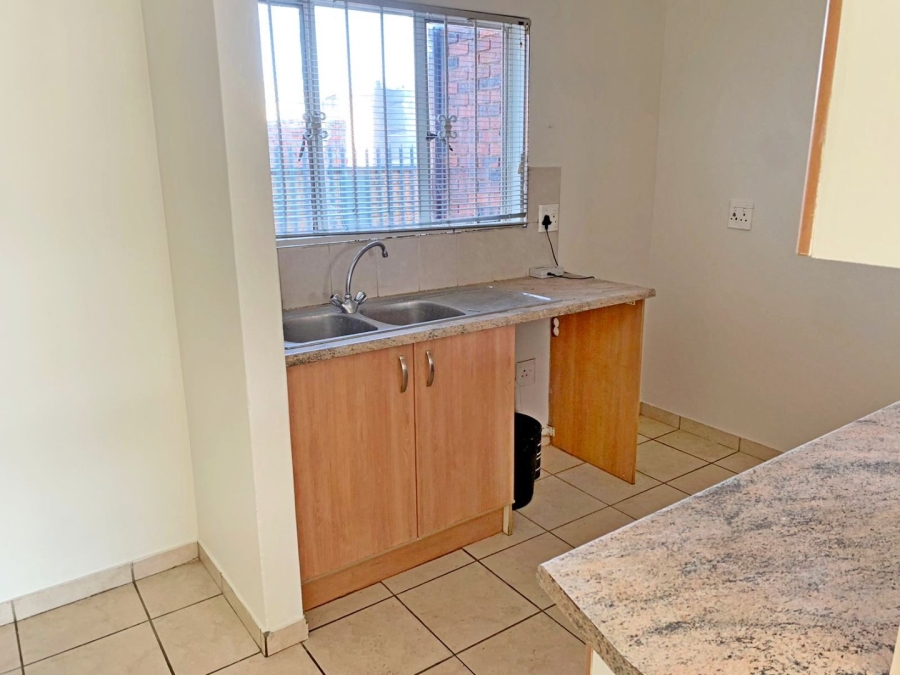 2 Bedroom Property for Sale in Birchleigh Gauteng