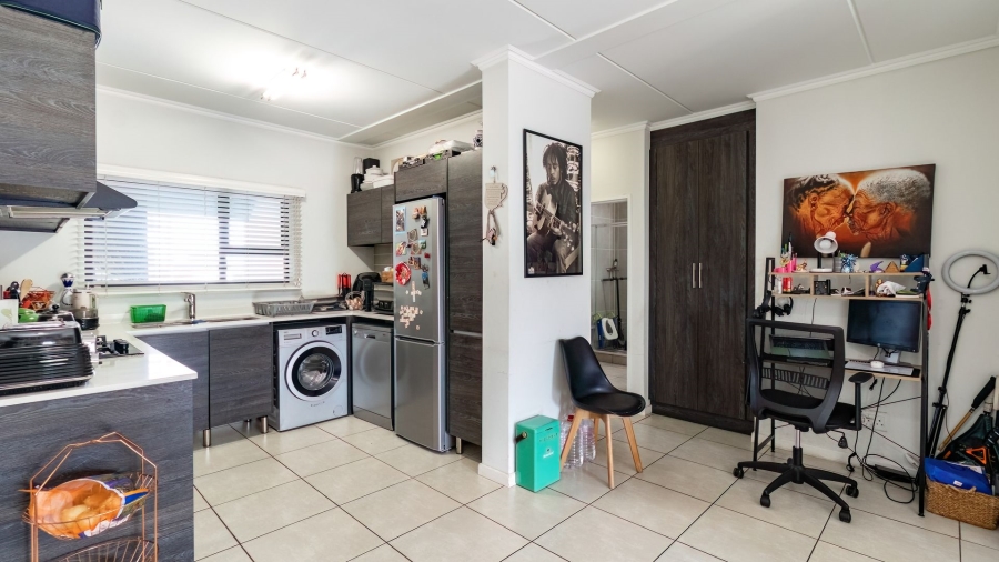 2 Bedroom Property for Sale in Modderfontein Gauteng
