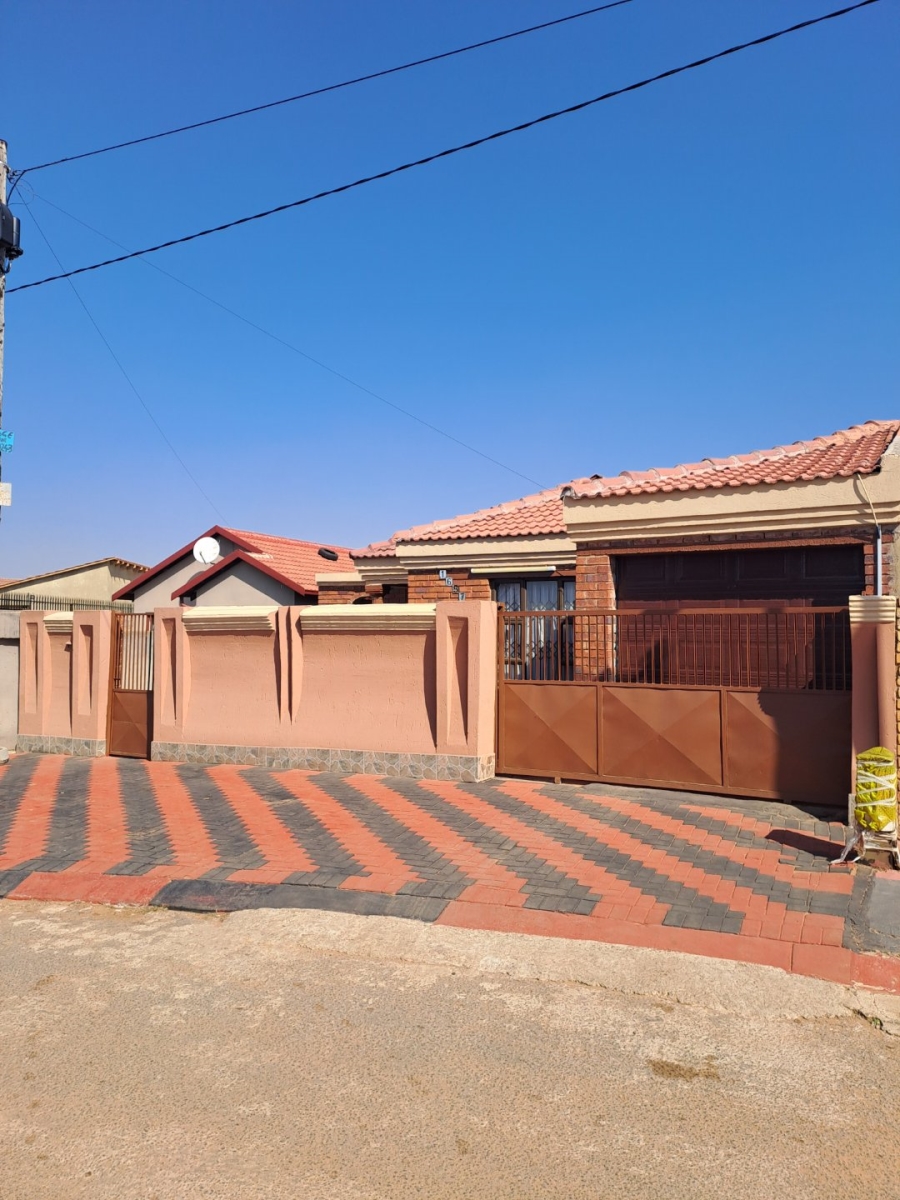 3 Bedroom Property for Sale in Doornkop Gauteng