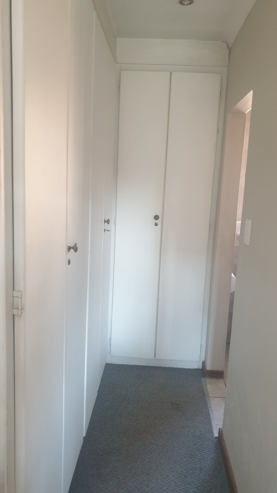 2 Bedroom Property for Sale in Rooihuiskraal North Gauteng