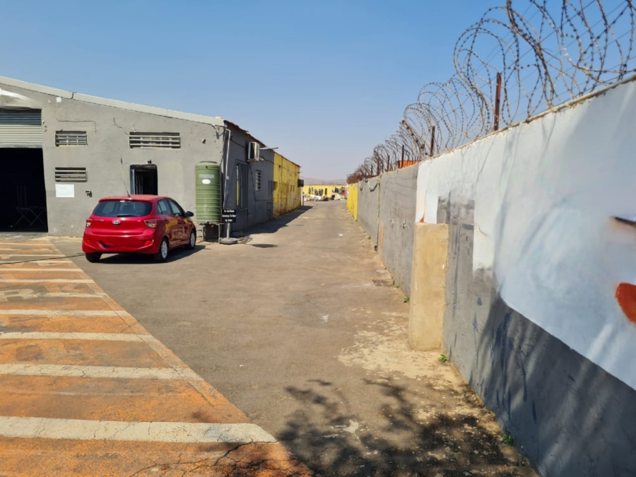Commercial Property for Sale in Lenasia Ext 11 Gauteng