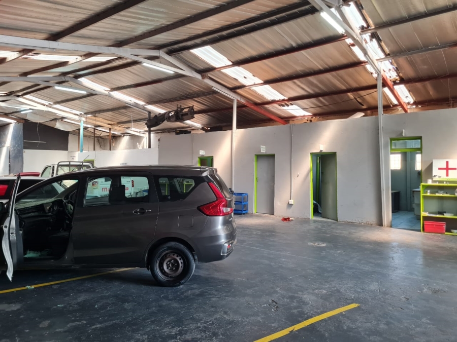 Commercial Property for Sale in Lenasia Ext 11 Gauteng