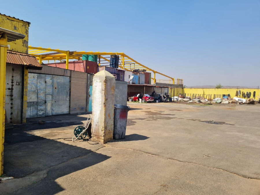 Commercial Property for Sale in Lenasia Ext 11 Gauteng