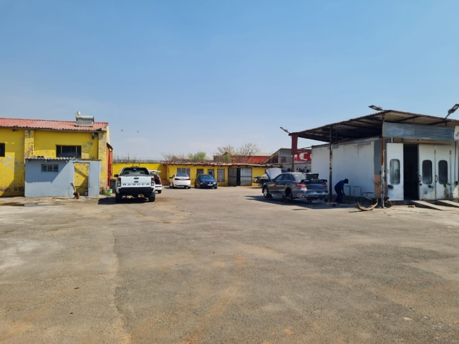 Commercial Property for Sale in Lenasia Ext 11 Gauteng