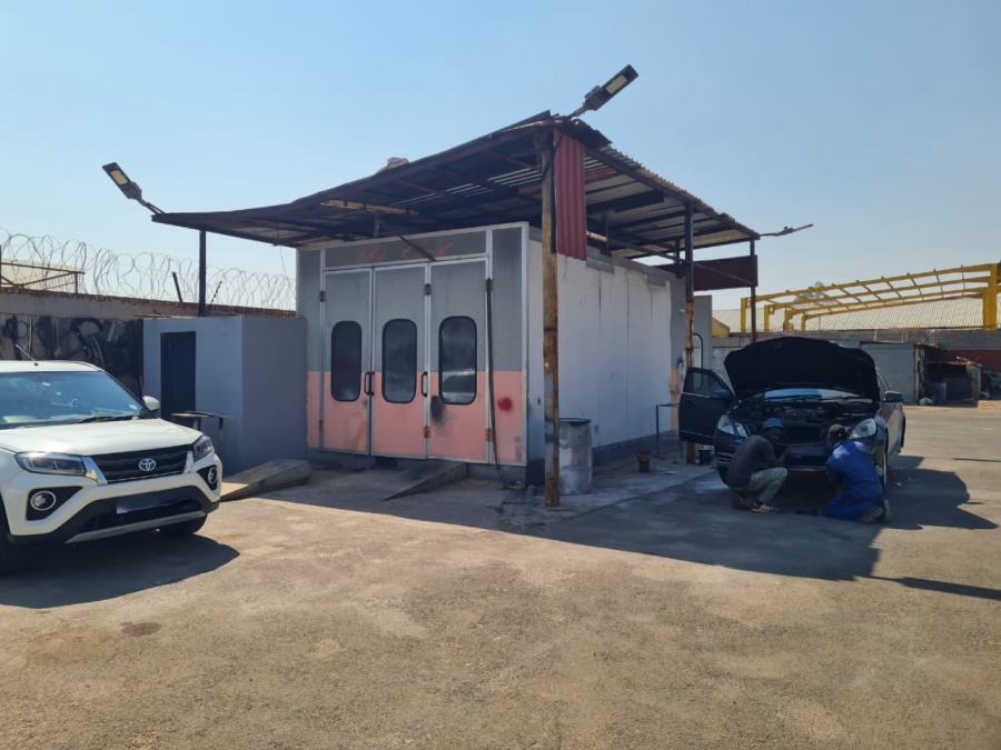 Commercial Property for Sale in Lenasia Ext 11 Gauteng