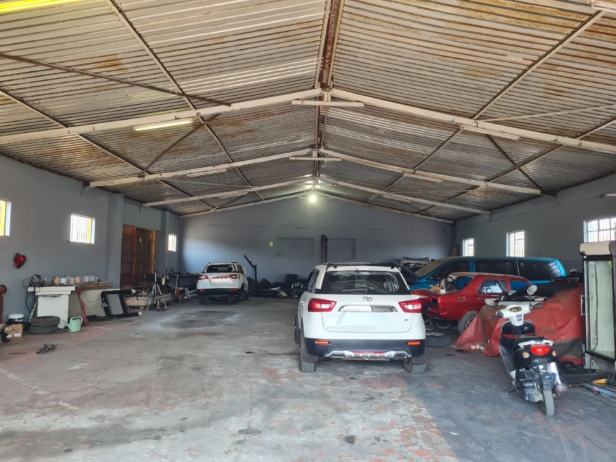 Commercial Property for Sale in Lenasia Ext 11 Gauteng