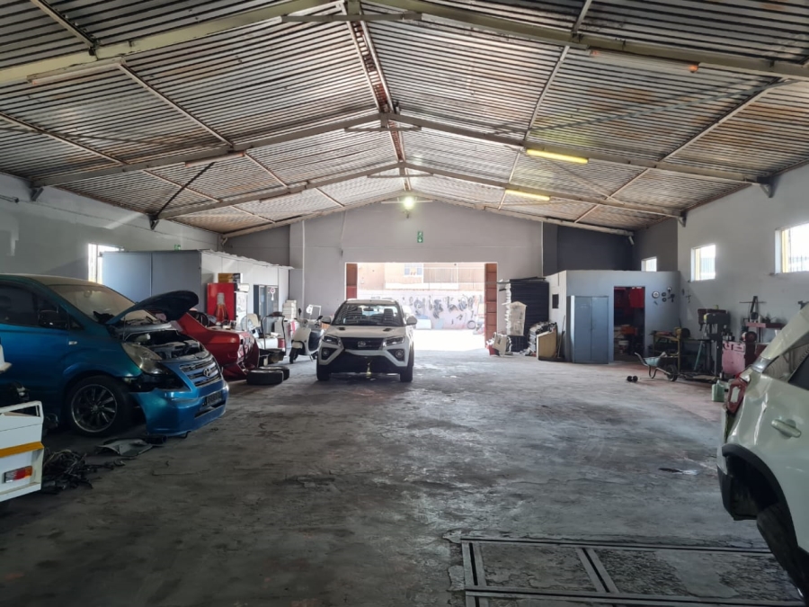 Commercial Property for Sale in Lenasia Ext 11 Gauteng