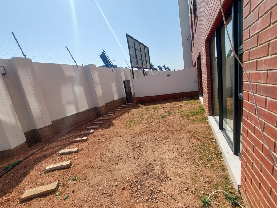 1 Bedroom Property for Sale in Greenstone Crest Gauteng
