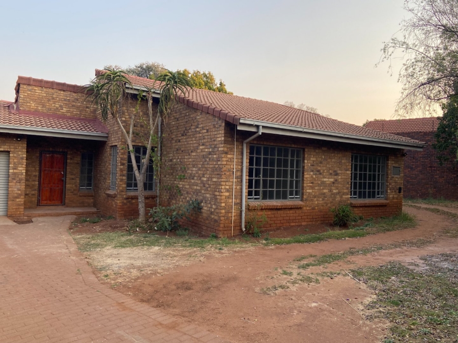 3 Bedroom Property for Sale in Zwartkop Gauteng