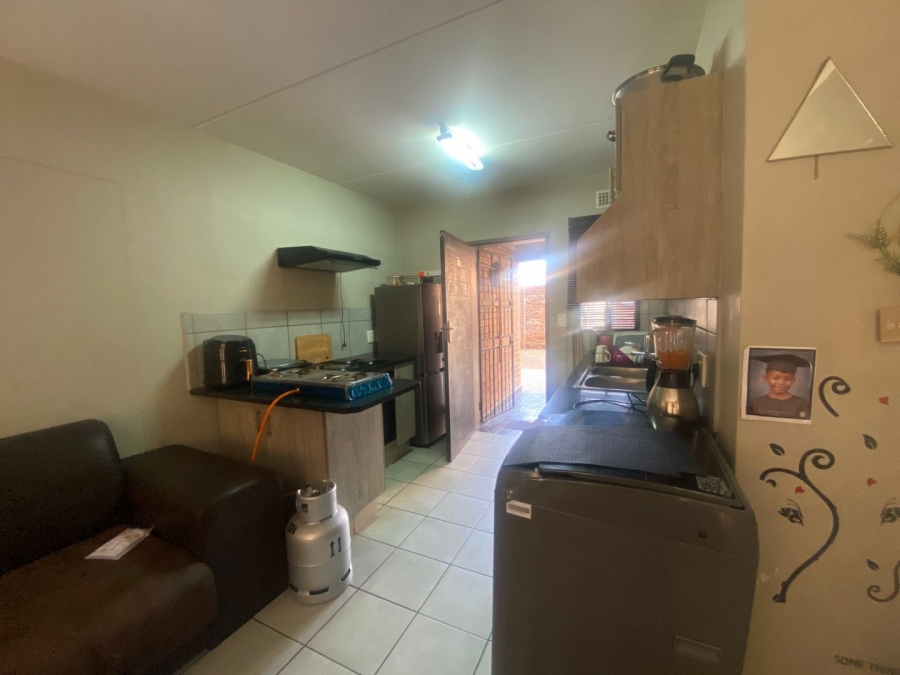 2 Bedroom Property for Sale in Heuweloord Gauteng