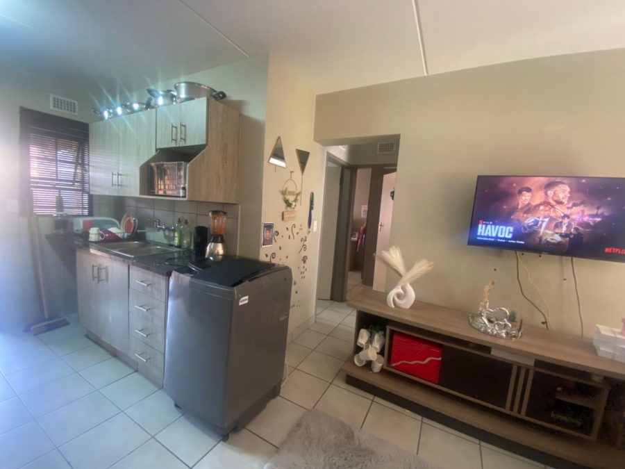 2 Bedroom Property for Sale in Heuweloord Gauteng