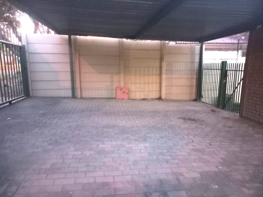 3 Bedroom Property for Sale in Vorna Valley Gauteng
