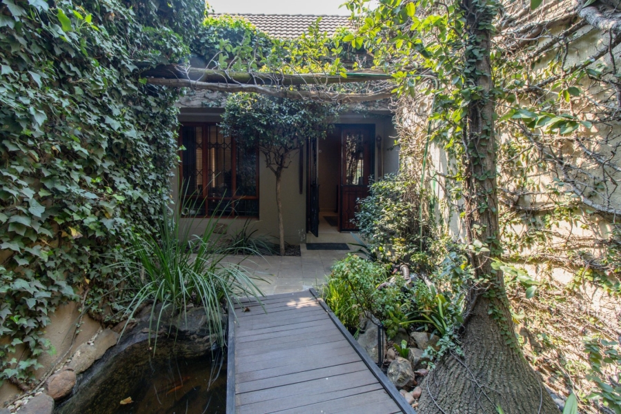 5 Bedroom Property for Sale in Glenvista Gauteng