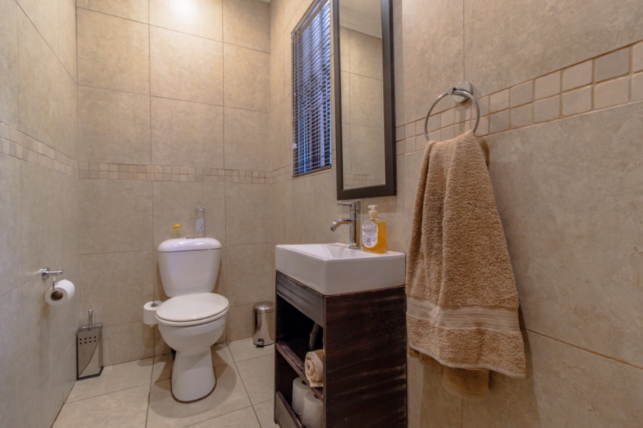 5 Bedroom Property for Sale in Glenvista Gauteng