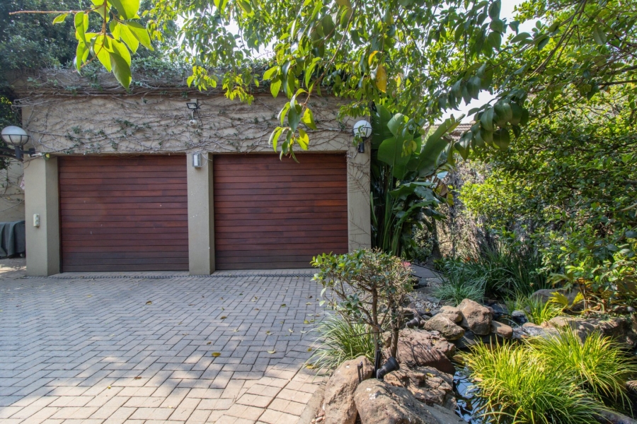 5 Bedroom Property for Sale in Glenvista Gauteng