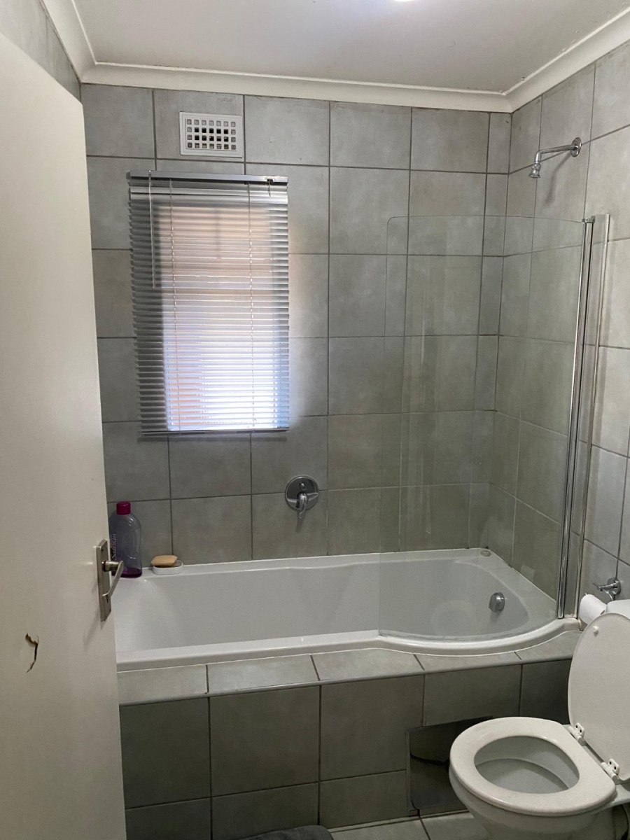2 Bedroom Property for Sale in Heuweloord Gauteng