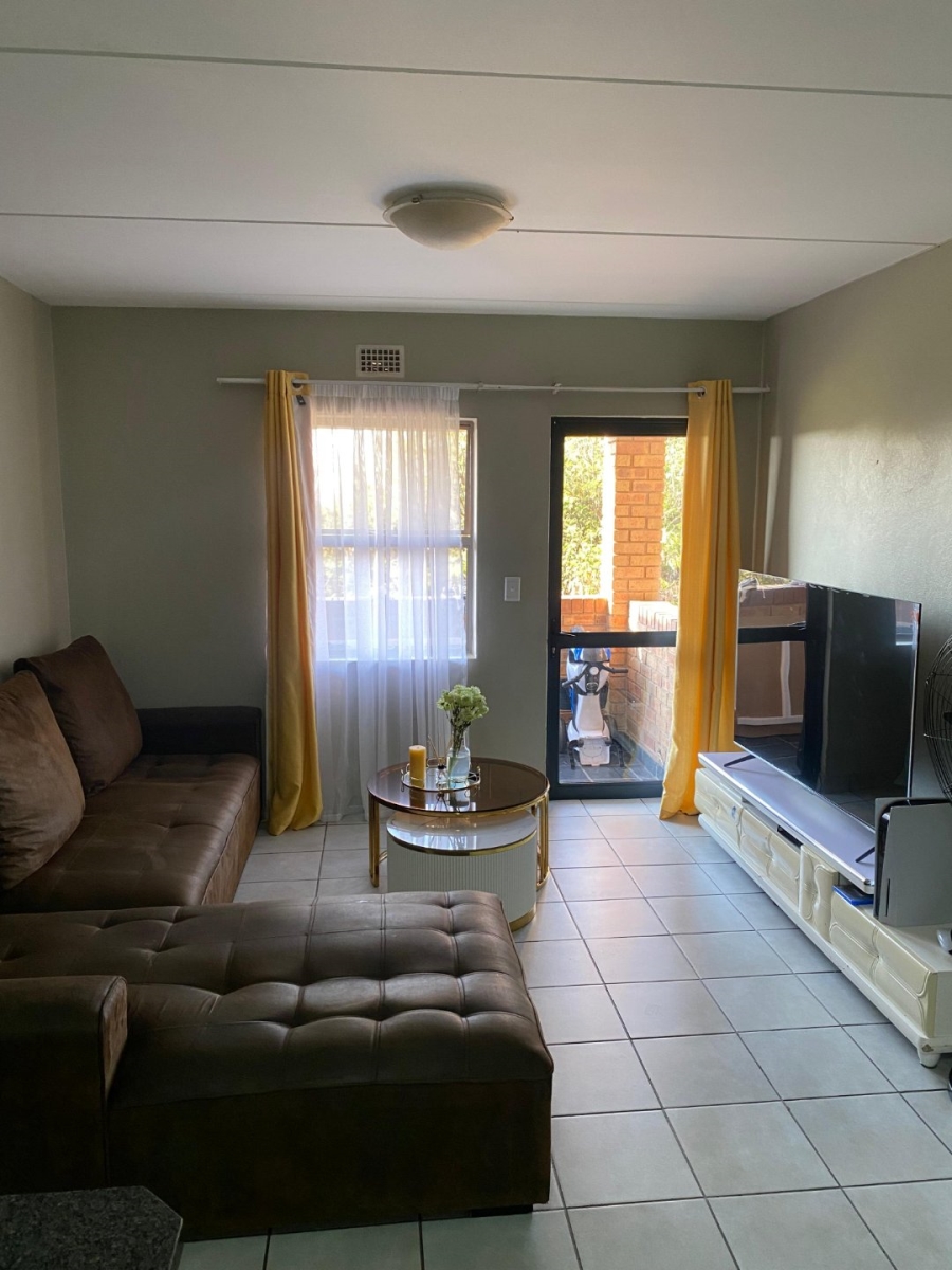 2 Bedroom Property for Sale in Heuweloord Gauteng