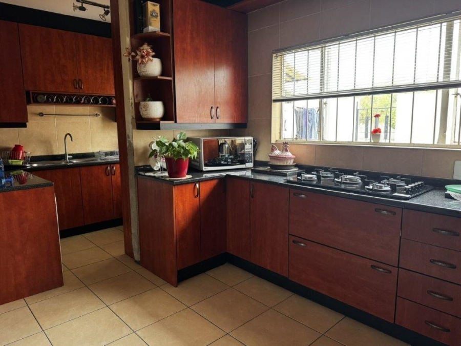 4 Bedroom Property for Sale in Birchleigh North Gauteng