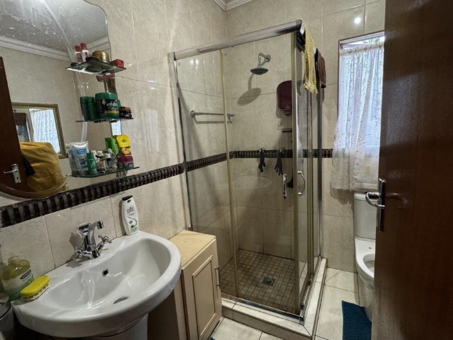 4 Bedroom Property for Sale in Birchleigh North Gauteng
