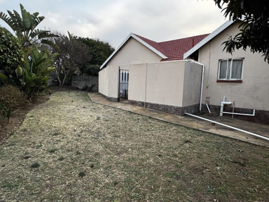 4 Bedroom Property for Sale in Birchleigh North Gauteng