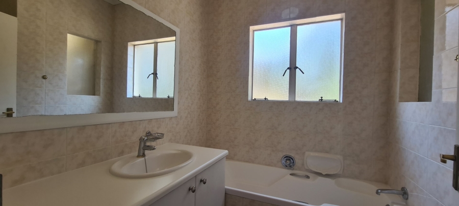 To Let 2 Bedroom Property for Rent in Hyde Park Gauteng