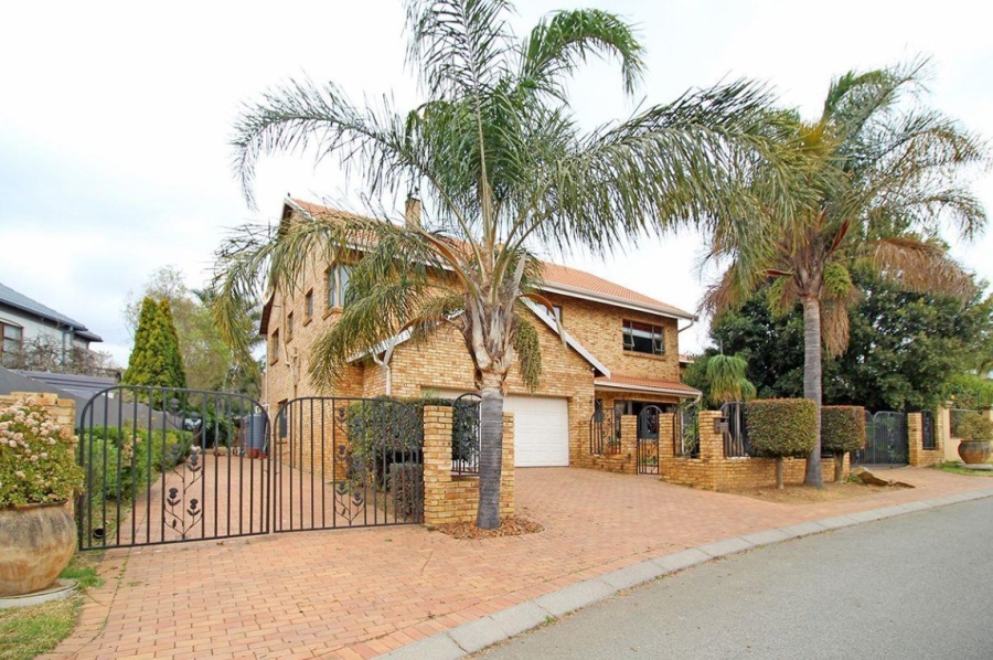 5 Bedroom Property for Sale in Thornhill Estate Gauteng